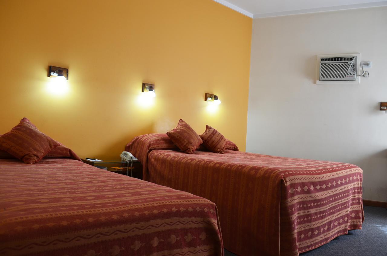Hotel Huemul General Roca Esterno foto