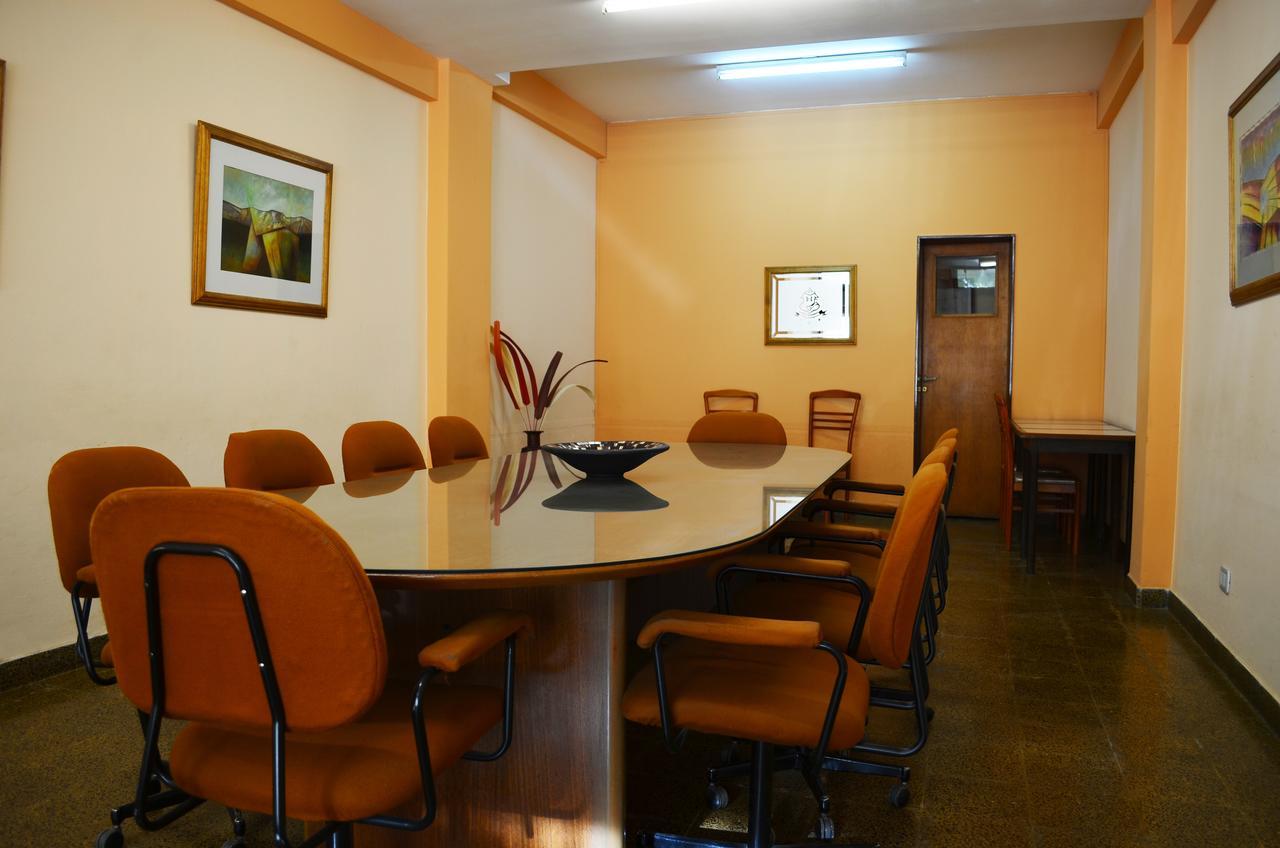 Hotel Huemul General Roca Esterno foto